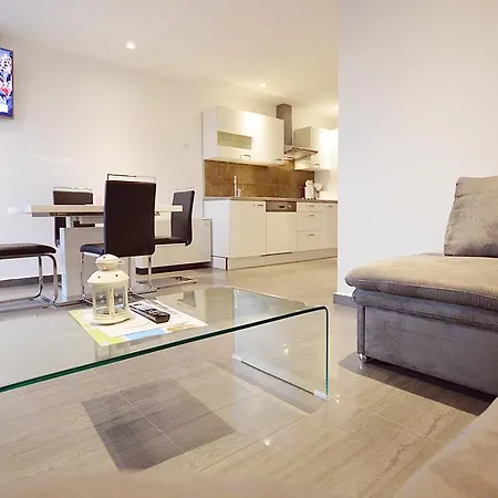 Apartment Airin * Задар