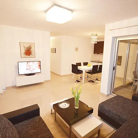 Apartment Airin Апартаменты