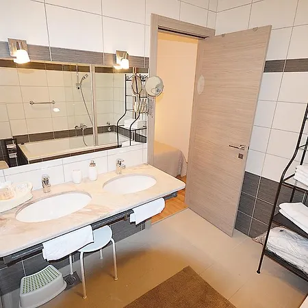 Apartment Airin Задар