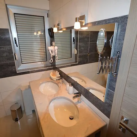 Apartment Airin Апартаменты *