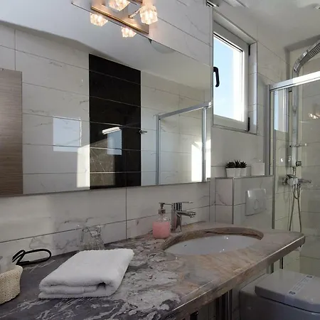 Apartment Airin Задар