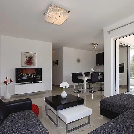 Apartment Airin * Задар