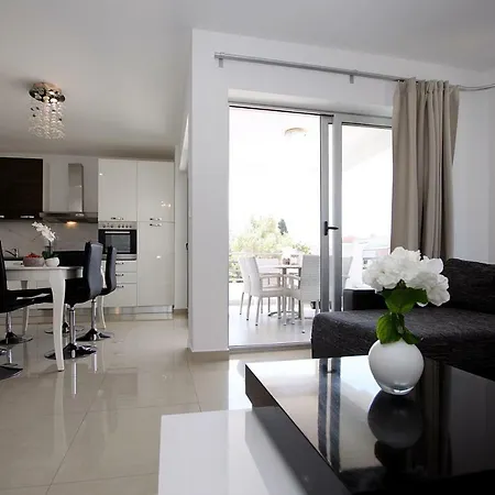 Apartment Airin Апартаменты
