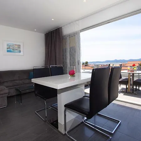 Apartment Airin Задар